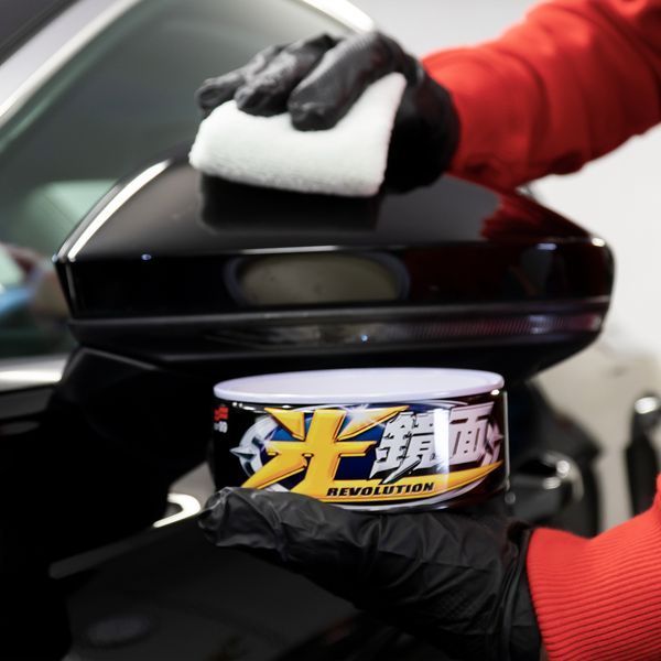 Твердий віск для маскування подряпин та блиску темних автомобілів SOFT99 Scratch Clear Wax Mirror Finish Black Soft99-11 фото