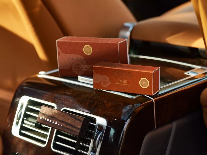 Змінний блок ароматизатор для автомобіля Rituals - The Ritual SUEDE VANILLA CAR PERFUME 2*3г. Rs23 фото